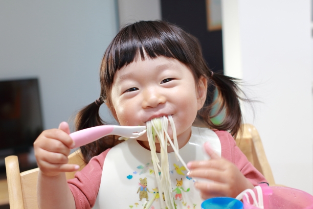 食べる子ども